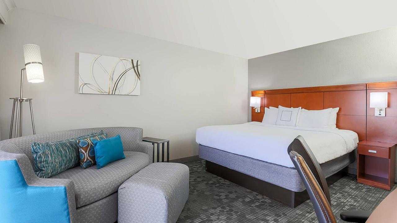 Courtyard By Marriott Monroe Airport Hotel Buitenkant foto