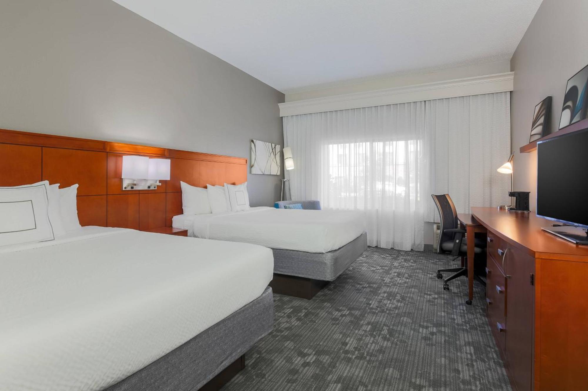 Courtyard By Marriott Monroe Airport Hotel Buitenkant foto