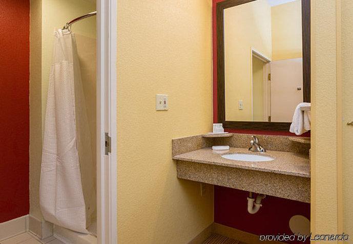 Courtyard By Marriott Monroe Airport Hotel Buitenkant foto