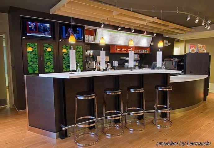 Courtyard By Marriott Monroe Airport Hotel Buitenkant foto